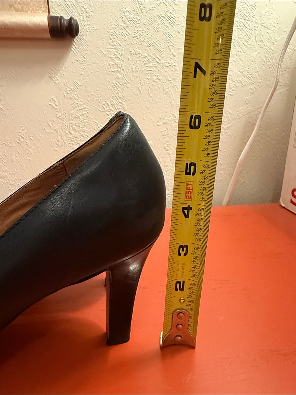 Clarks Artisan Delise Bliss Black Leather Women's Mid-Heel Pumps size 8 - Picture 8 of 10